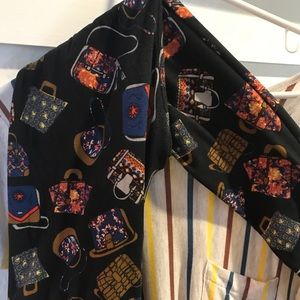 LuLaRoe outfit Striped Carly and OS leggings